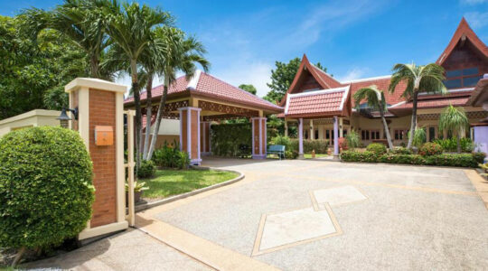 Phuket, idéale pour les investisseurs en location longue durée, offrant un retour sur investissement élevé grâce à son attractivité touristique et résidentielle
